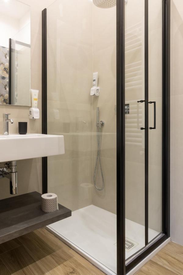 Hispirya Rooms Terracina Buitenkant foto
